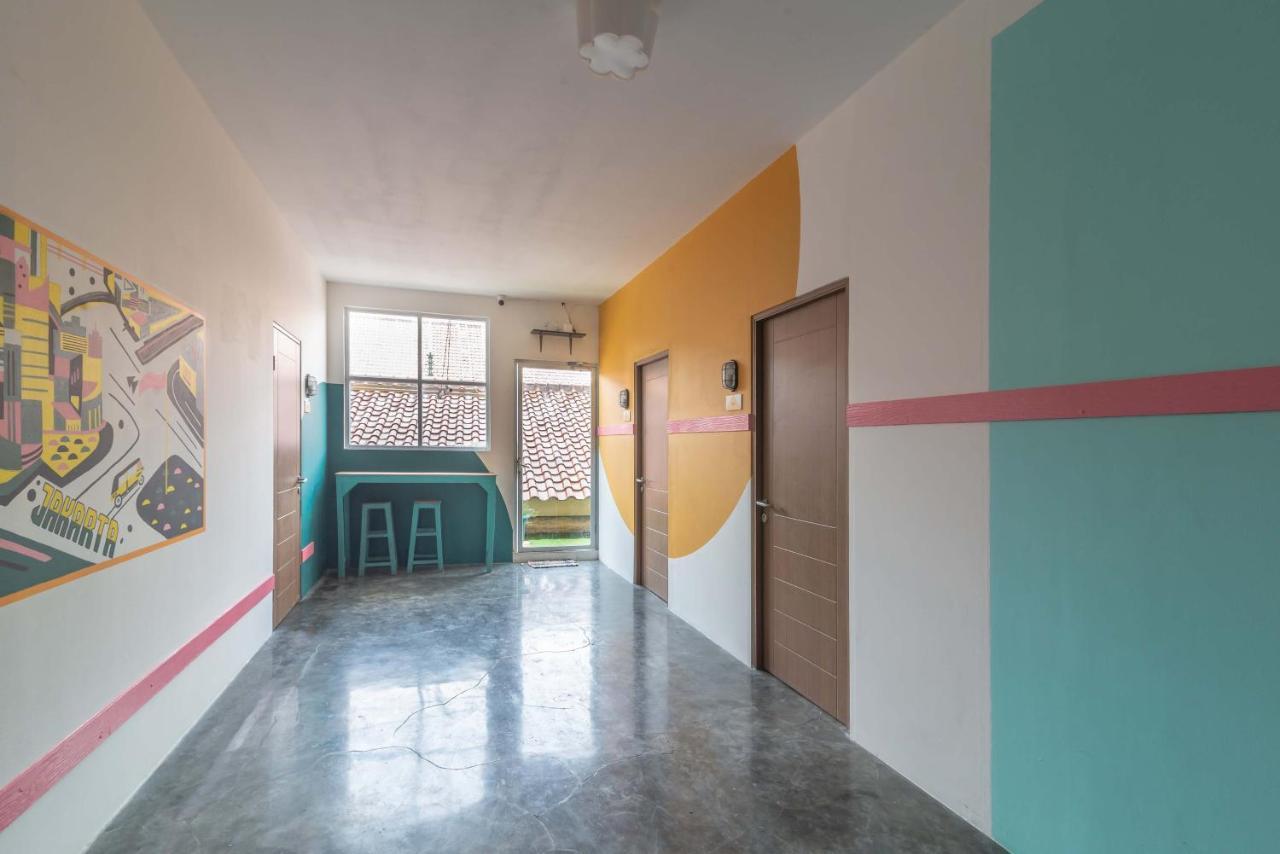 ג'קרטה Wonderloft Hostel Kota Tua מראה חיצוני תמונה