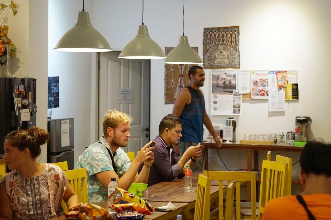 ג'קרטה Wonderloft Hostel Kota Tua מראה חיצוני תמונה